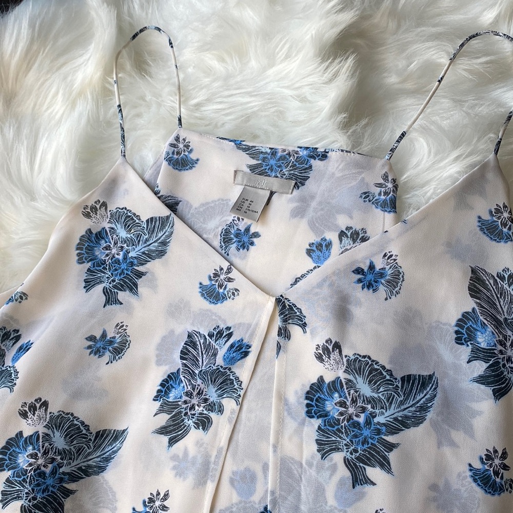 H&M White and Blue Floral Top
